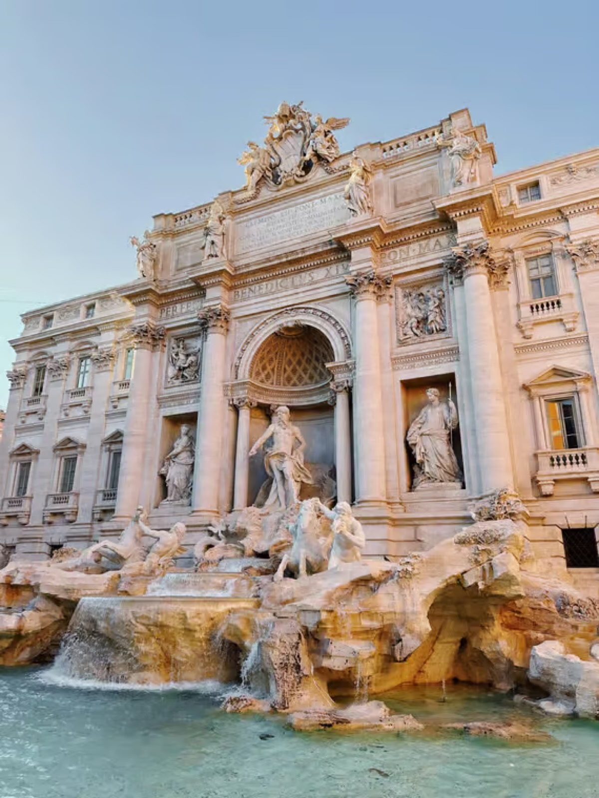 Rome: Trevi Fountain Entry and Guided Introduction