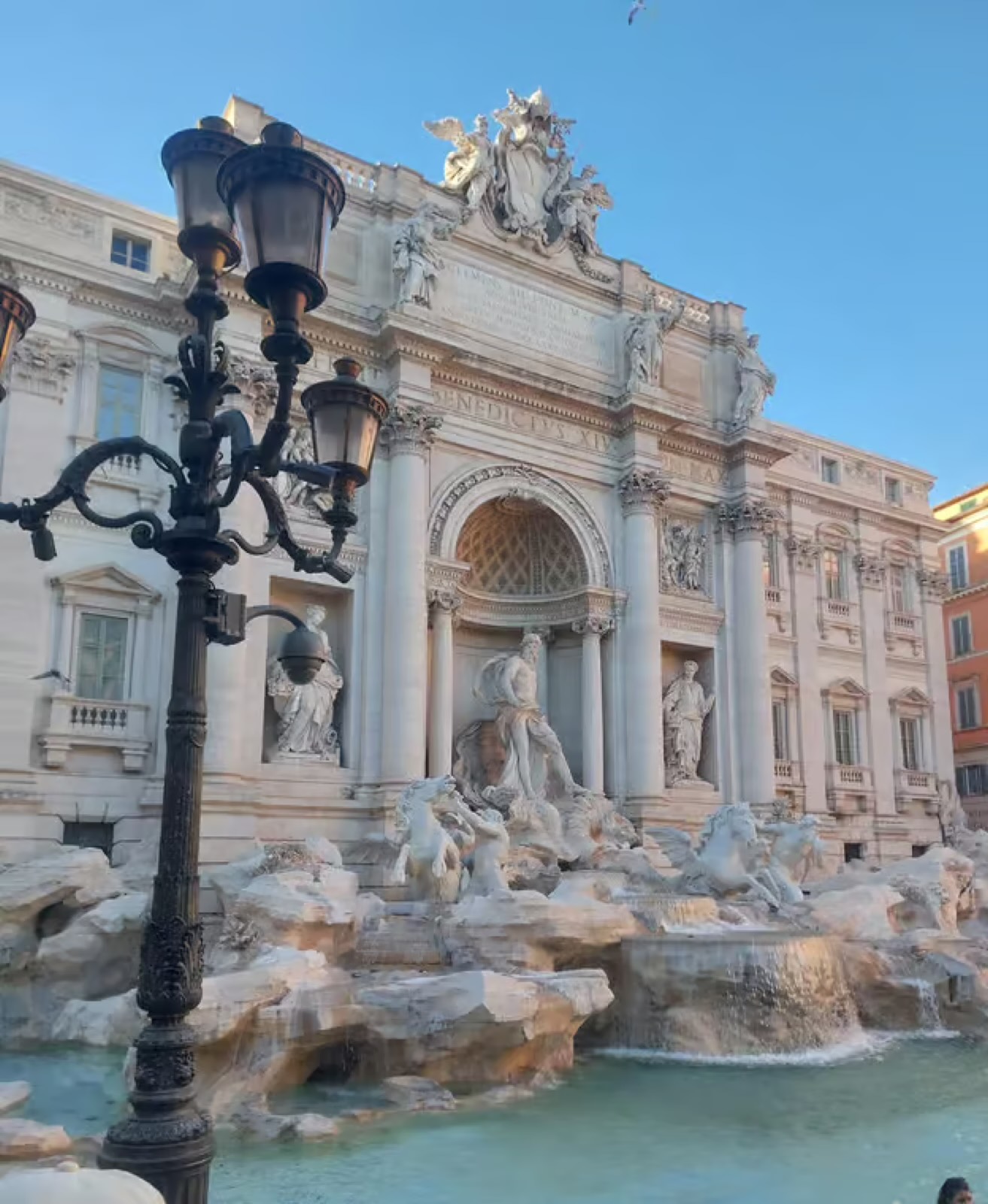 Rome: Trevi Fountain Entry and Guided Introduction 1