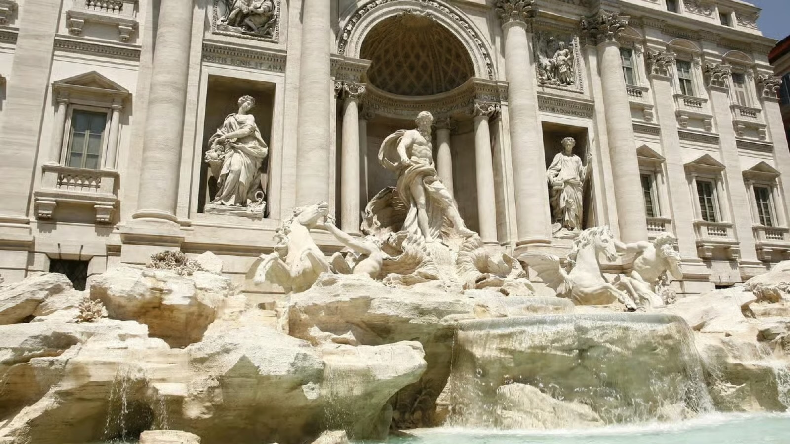 Rome: Trevi Fountain Entry and Guided Introduction 3